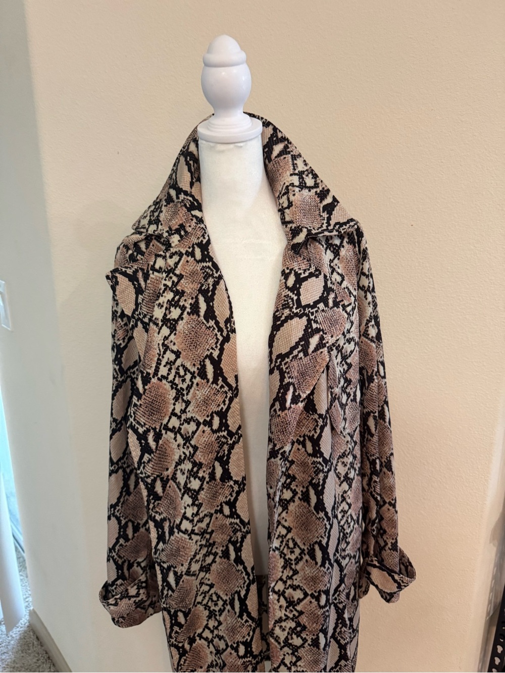 Lulu's Taupe Snake-Print Long Robe - Picture 4 of 8